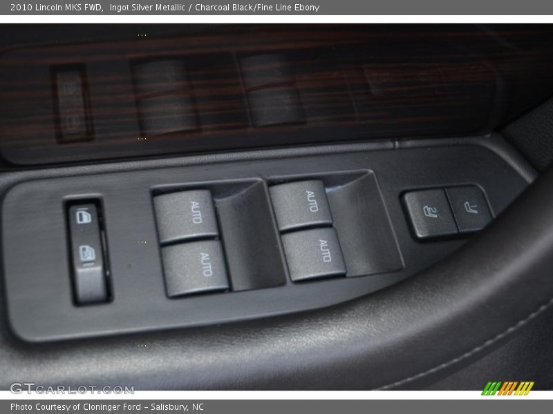 Ingot Silver Metallic / Charcoal Black/Fine Line Ebony 2010 Lincoln MKS FWD