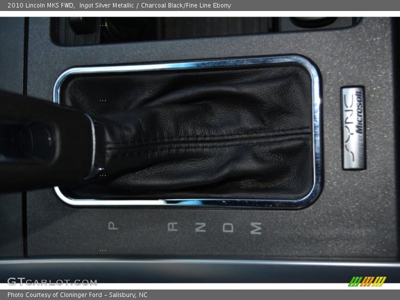 Ingot Silver Metallic / Charcoal Black/Fine Line Ebony 2010 Lincoln MKS FWD