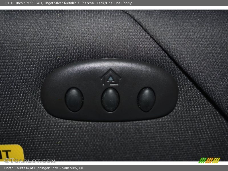 Ingot Silver Metallic / Charcoal Black/Fine Line Ebony 2010 Lincoln MKS FWD