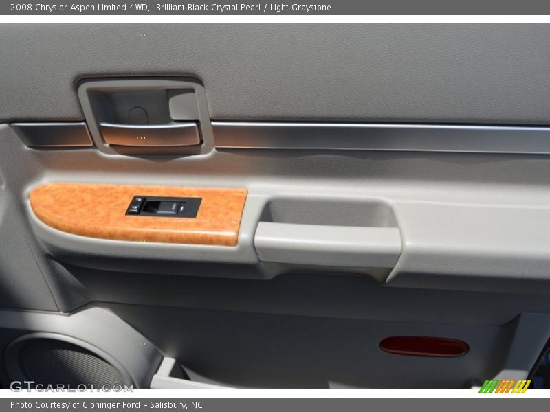 Brilliant Black Crystal Pearl / Light Graystone 2008 Chrysler Aspen Limited 4WD