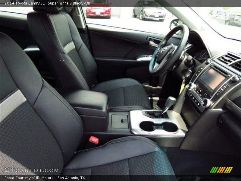 Super White / Black/Ash 2014 Toyota Camry SE