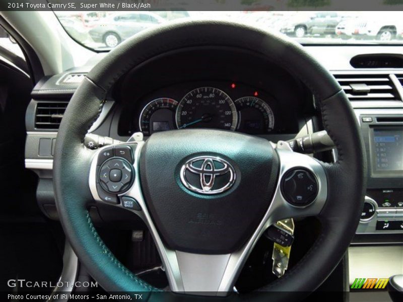 Super White / Black/Ash 2014 Toyota Camry SE