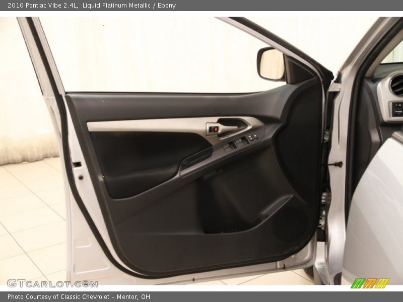 Liquid Platinum Metallic / Ebony 2010 Pontiac Vibe 2.4L