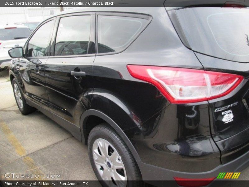 Tuxedo Black Metallic / Charcoal Black 2015 Ford Escape S