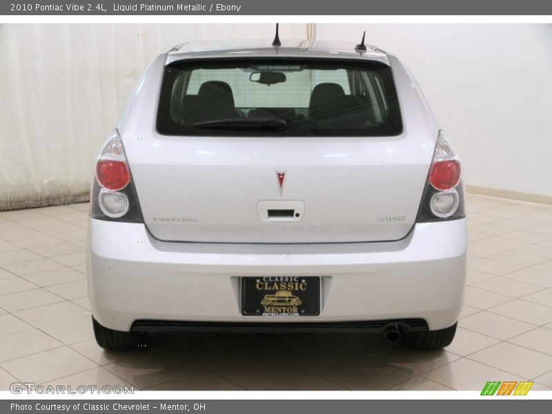 Liquid Platinum Metallic / Ebony 2010 Pontiac Vibe 2.4L