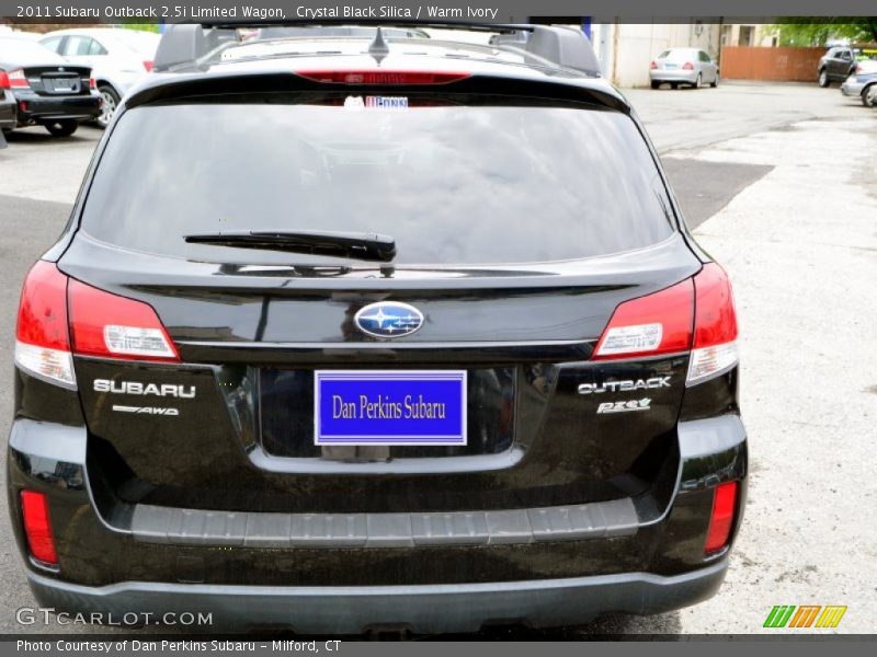 Crystal Black Silica / Warm Ivory 2011 Subaru Outback 2.5i Limited Wagon