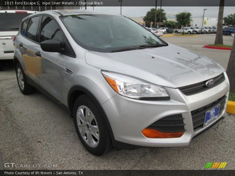 Ingot Silver Metallic / Charcoal Black 2015 Ford Escape S