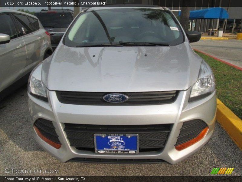 Ingot Silver Metallic / Charcoal Black 2015 Ford Escape S