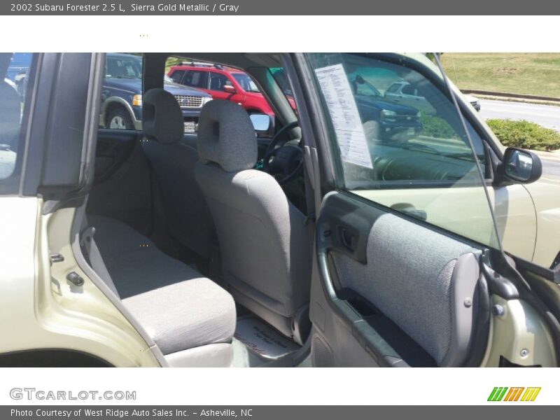 Sierra Gold Metallic / Gray 2002 Subaru Forester 2.5 L