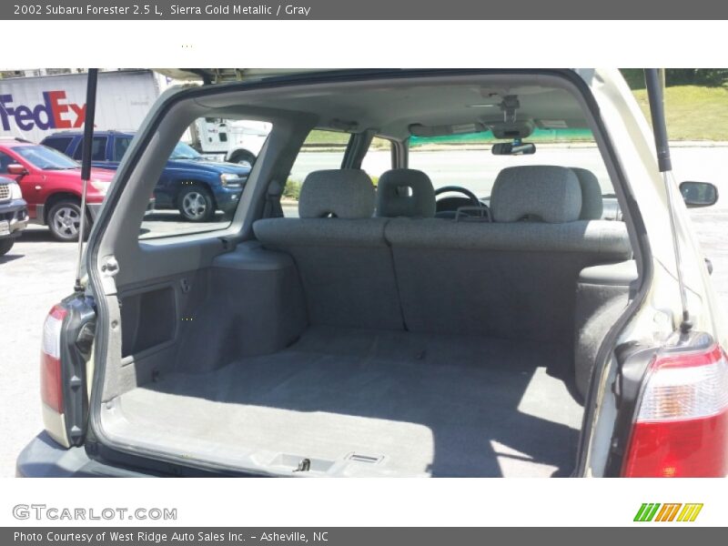 Sierra Gold Metallic / Gray 2002 Subaru Forester 2.5 L