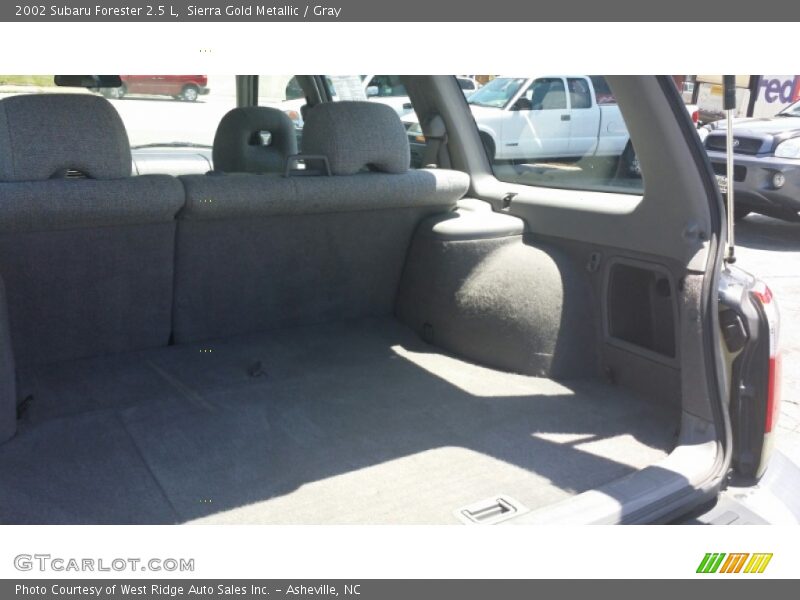 Sierra Gold Metallic / Gray 2002 Subaru Forester 2.5 L