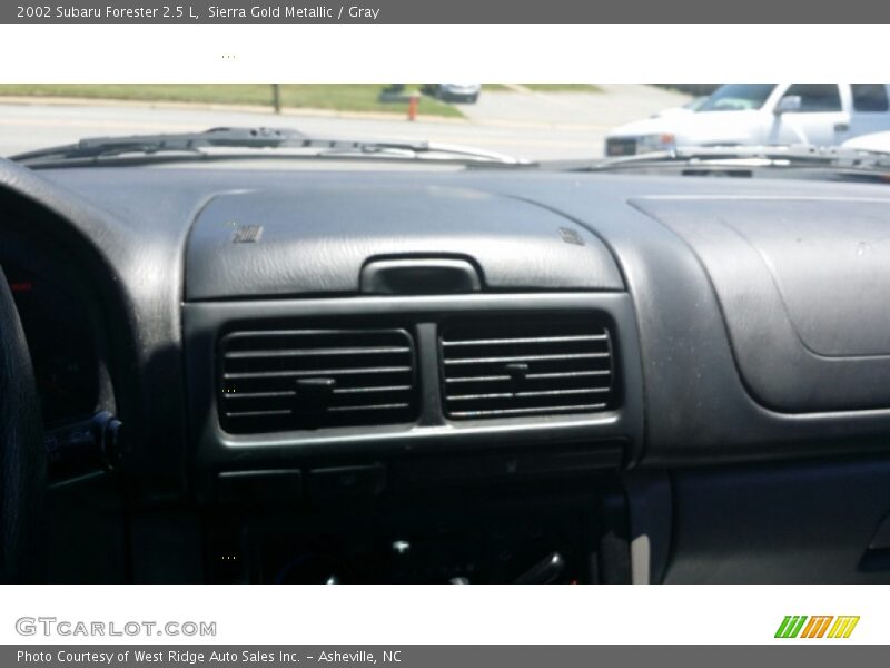 Sierra Gold Metallic / Gray 2002 Subaru Forester 2.5 L