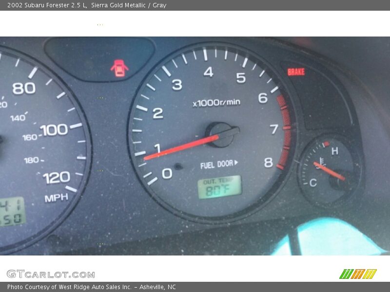 Sierra Gold Metallic / Gray 2002 Subaru Forester 2.5 L