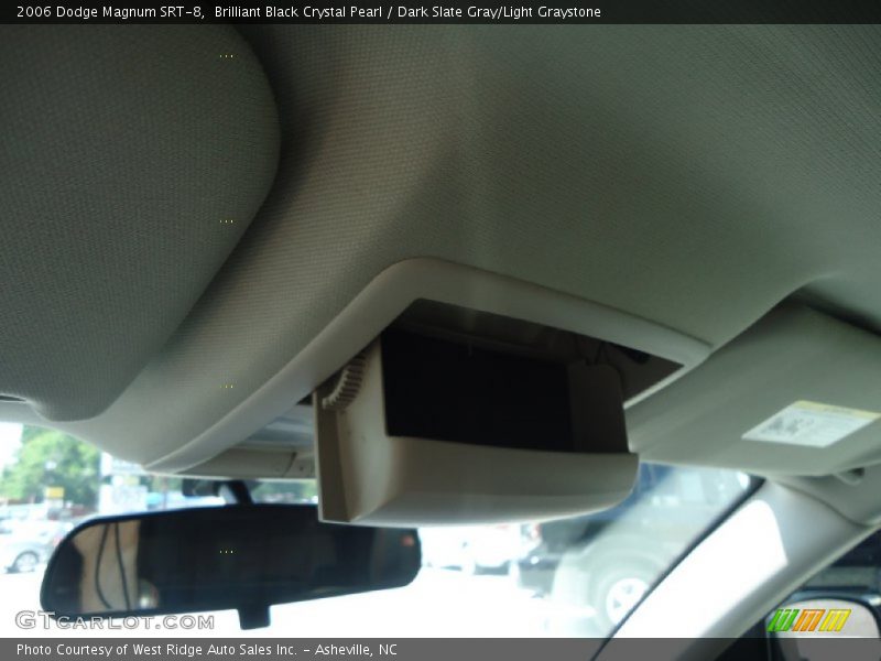 Brilliant Black Crystal Pearl / Dark Slate Gray/Light Graystone 2006 Dodge Magnum SRT-8