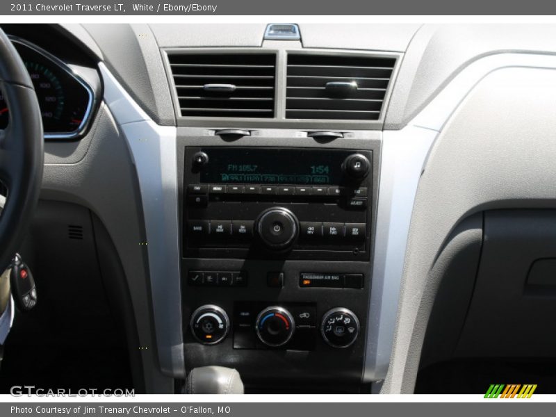 White / Ebony/Ebony 2011 Chevrolet Traverse LT