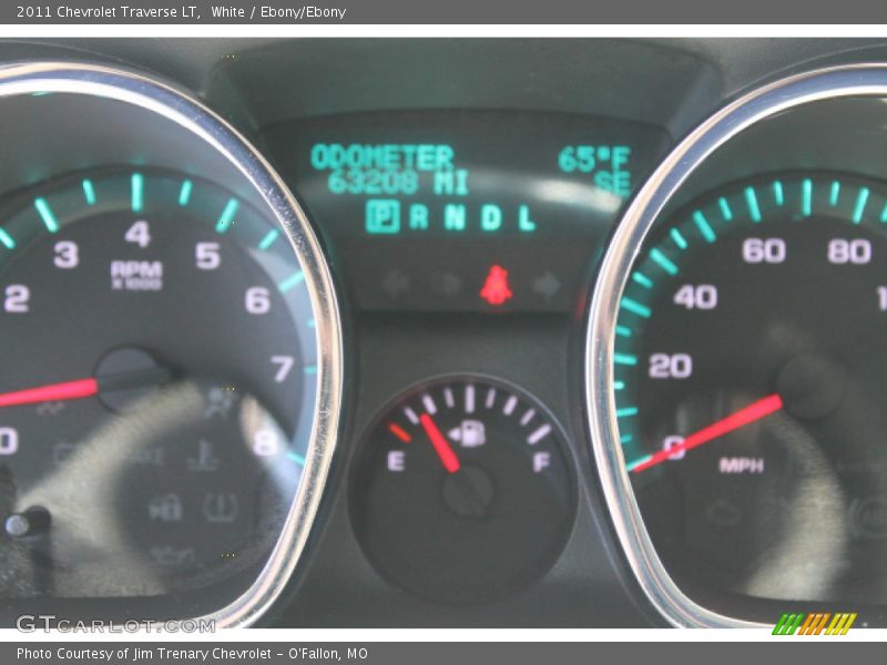 White / Ebony/Ebony 2011 Chevrolet Traverse LT