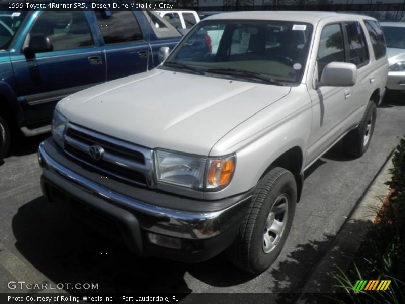 Front 3/4 View of 1999 4Runner SR5