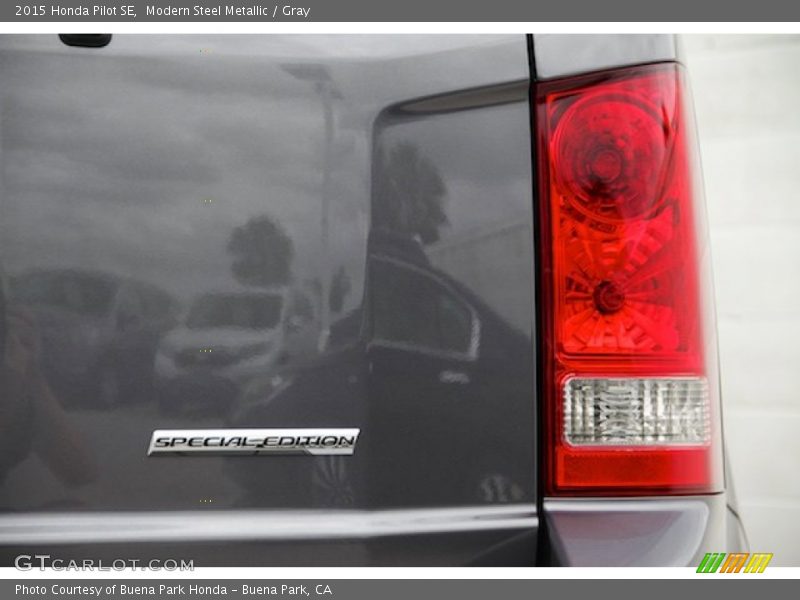Modern Steel Metallic / Gray 2015 Honda Pilot SE