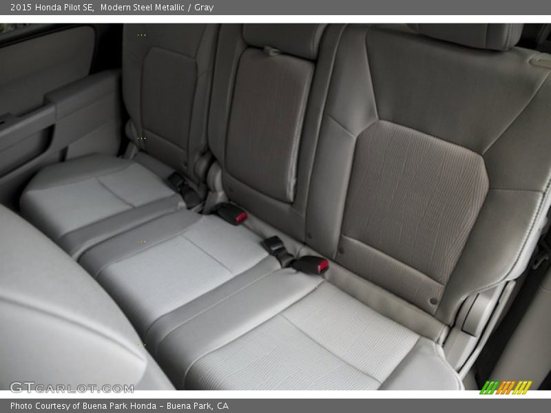 Modern Steel Metallic / Gray 2015 Honda Pilot SE