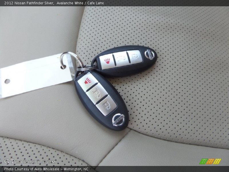 Avalanche White / Cafe Latte 2012 Nissan Pathfinder Silver