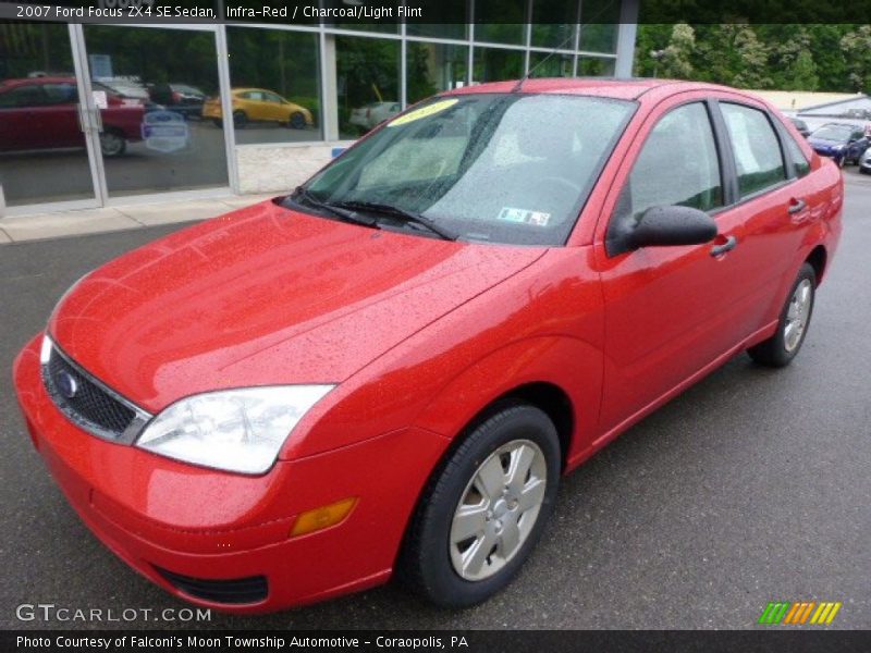 Infra-Red / Charcoal/Light Flint 2007 Ford Focus ZX4 SE Sedan