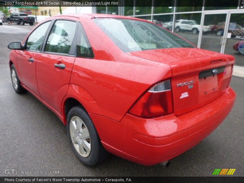 Infra-Red / Charcoal/Light Flint 2007 Ford Focus ZX4 SE Sedan