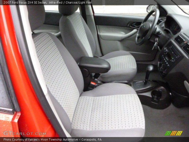 Infra-Red / Charcoal/Light Flint 2007 Ford Focus ZX4 SE Sedan