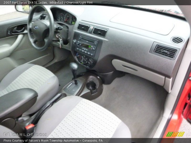 Infra-Red / Charcoal/Light Flint 2007 Ford Focus ZX4 SE Sedan