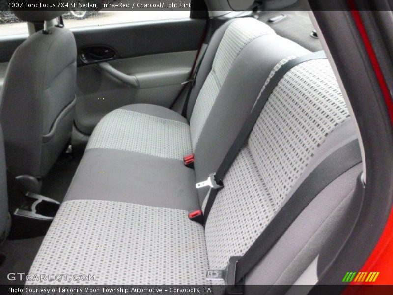 Infra-Red / Charcoal/Light Flint 2007 Ford Focus ZX4 SE Sedan