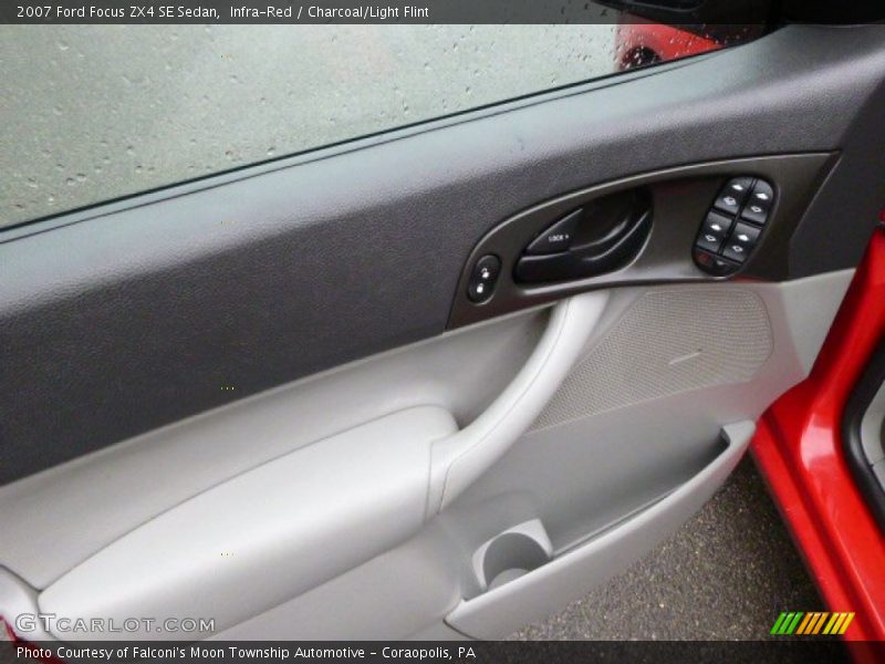 Infra-Red / Charcoal/Light Flint 2007 Ford Focus ZX4 SE Sedan