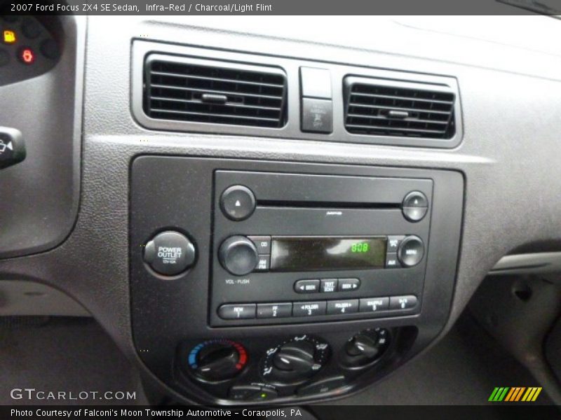Infra-Red / Charcoal/Light Flint 2007 Ford Focus ZX4 SE Sedan