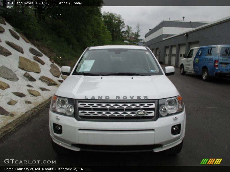 Fuji White / Ebony 2011 Land Rover LR2 HSE