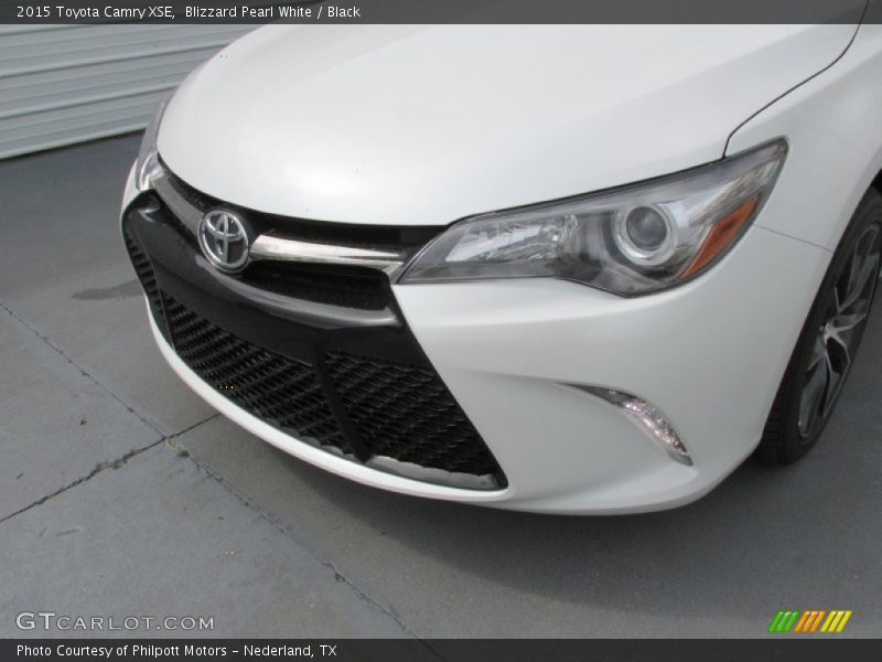 Blizzard Pearl White / Black 2015 Toyota Camry XSE