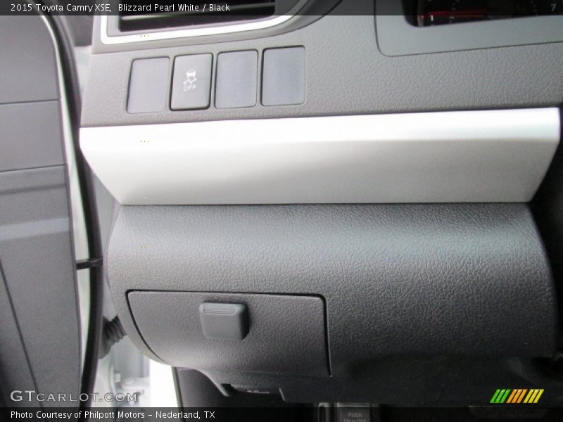 Blizzard Pearl White / Black 2015 Toyota Camry XSE