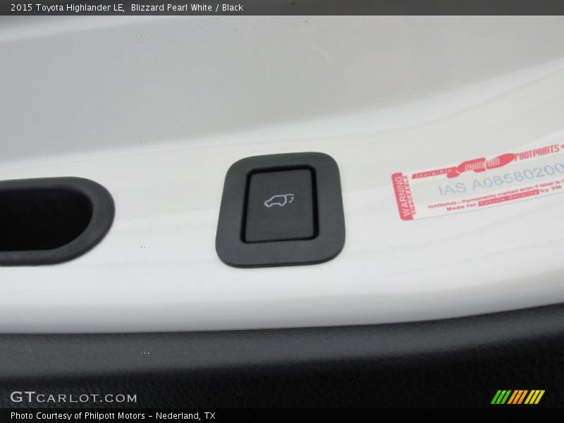 Blizzard Pearl White / Black 2015 Toyota Highlander LE