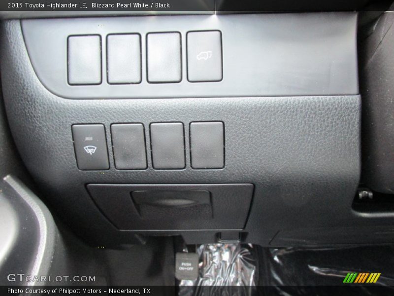 Blizzard Pearl White / Black 2015 Toyota Highlander LE