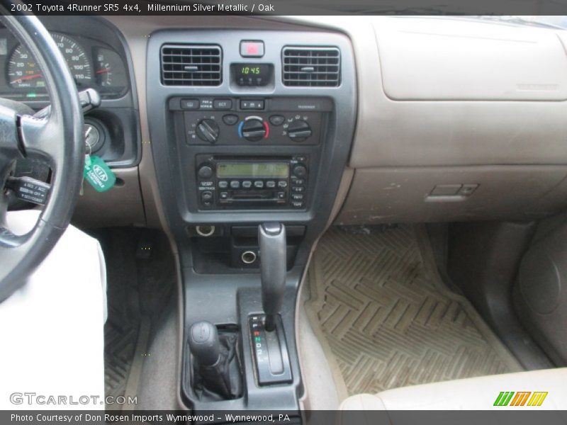 Millennium Silver Metallic / Oak 2002 Toyota 4Runner SR5 4x4