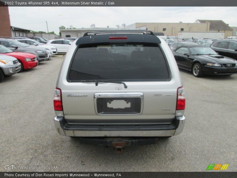 Millennium Silver Metallic / Oak 2002 Toyota 4Runner SR5 4x4