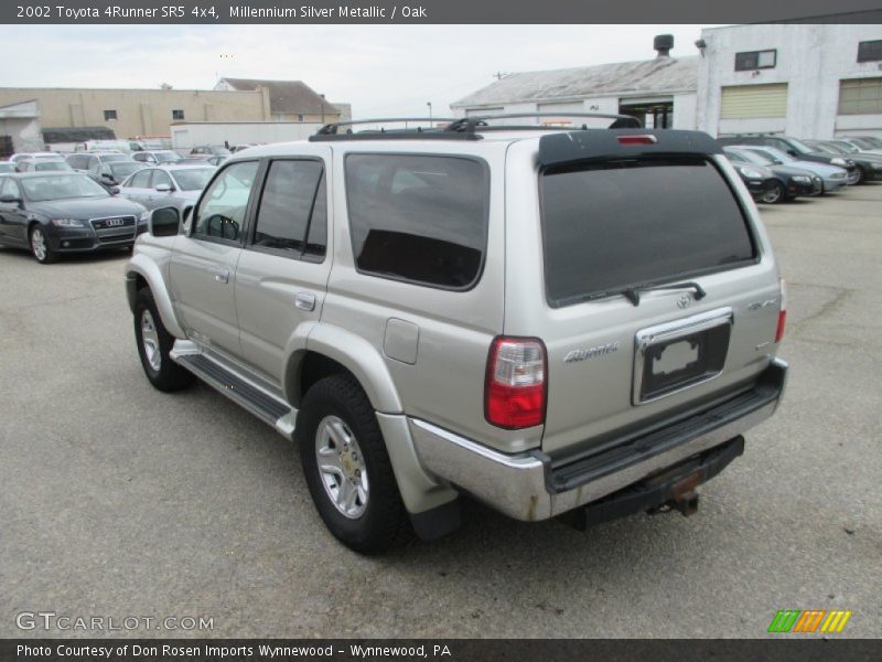 Millennium Silver Metallic / Oak 2002 Toyota 4Runner SR5 4x4