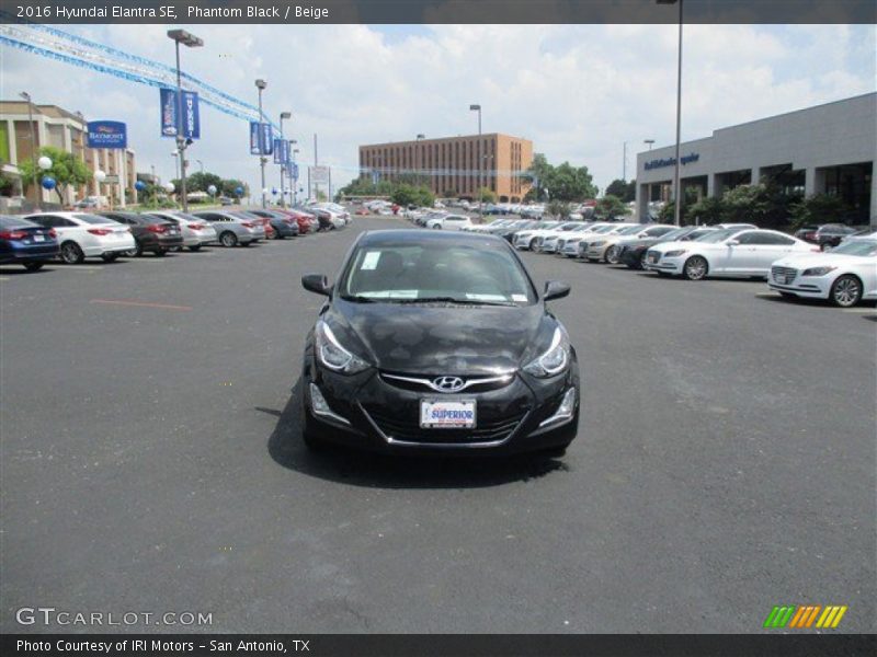 Phantom Black / Beige 2016 Hyundai Elantra SE