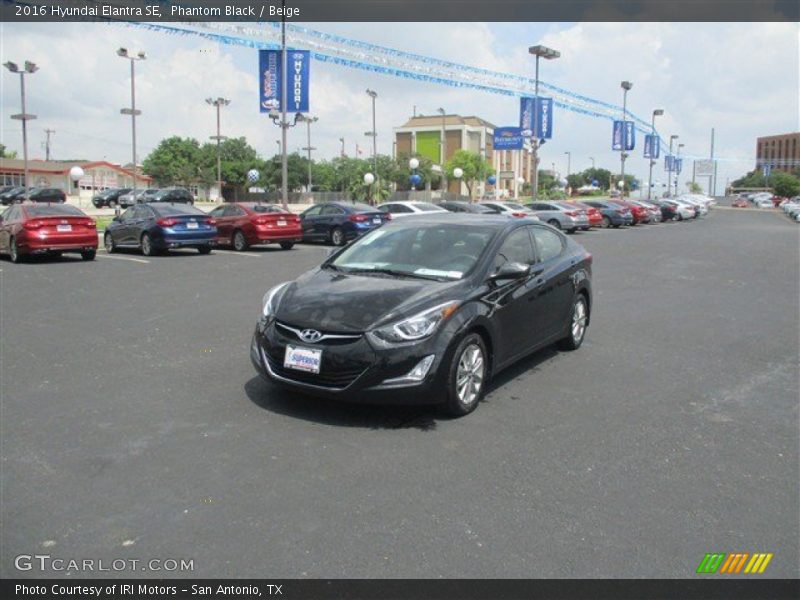 Phantom Black / Beige 2016 Hyundai Elantra SE