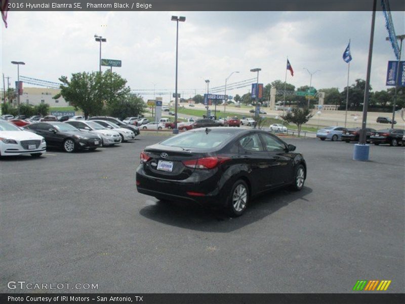 Phantom Black / Beige 2016 Hyundai Elantra SE