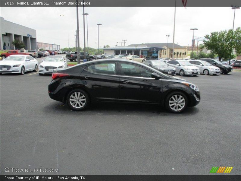 Phantom Black / Beige 2016 Hyundai Elantra SE