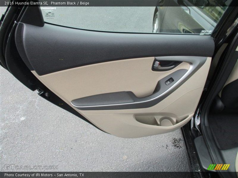 Phantom Black / Beige 2016 Hyundai Elantra SE