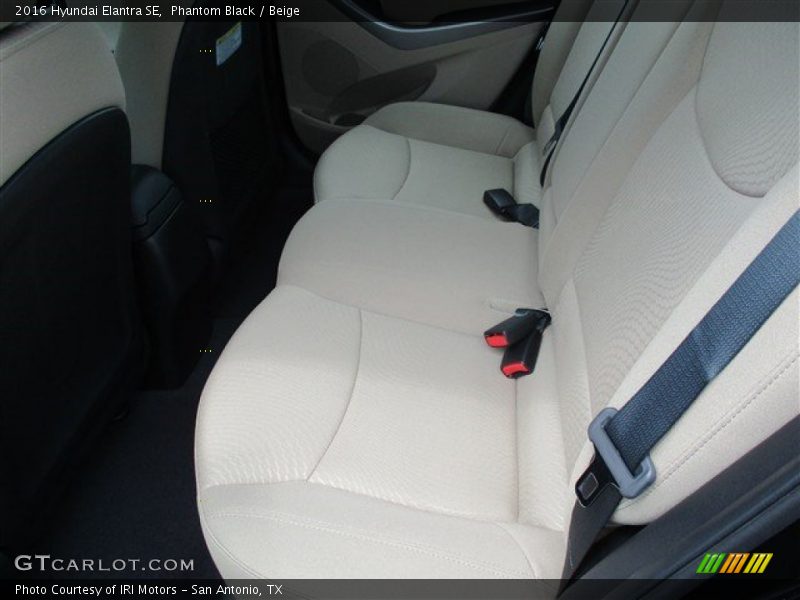 Phantom Black / Beige 2016 Hyundai Elantra SE