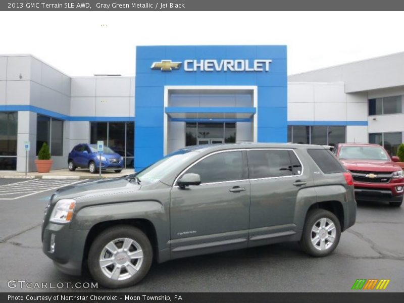 Front 3/4 View of 2013 Terrain SLE AWD