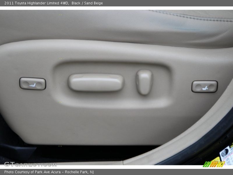 Black / Sand Beige 2011 Toyota Highlander Limited 4WD