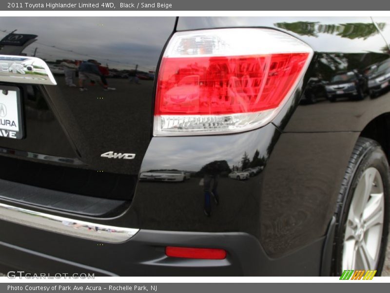 Black / Sand Beige 2011 Toyota Highlander Limited 4WD