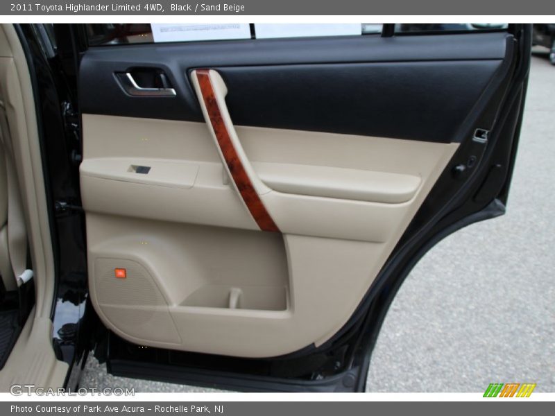 Black / Sand Beige 2011 Toyota Highlander Limited 4WD