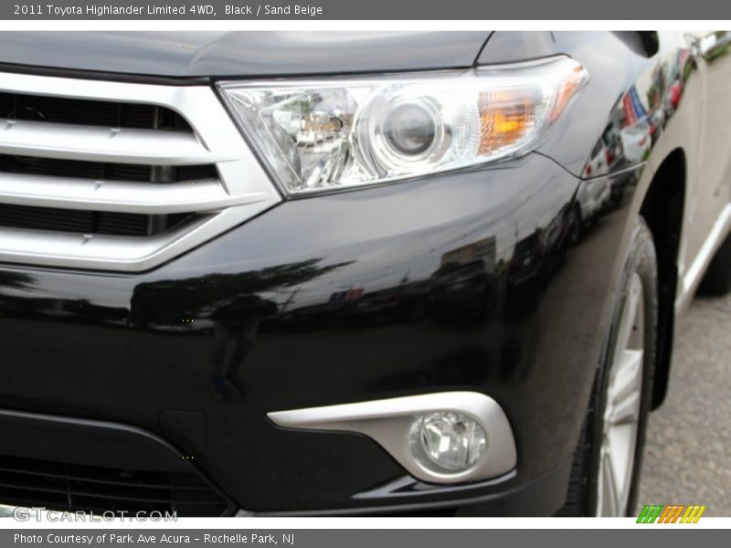 Black / Sand Beige 2011 Toyota Highlander Limited 4WD